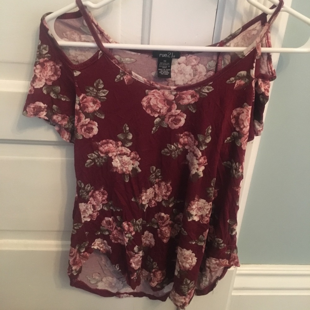Pretty maroon floral shoulderless top
